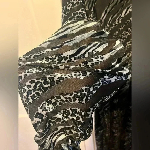 CHICOS Black Silver Animal Print Velvet Burnout Tunic Duster Top|2/M whimsigoth - Picture 4 of 14
